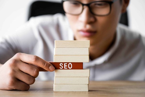 Comment l'expertise d'une agence SEO peut-elle améliorer le netlinking et le ranking de votre site SaaS ?