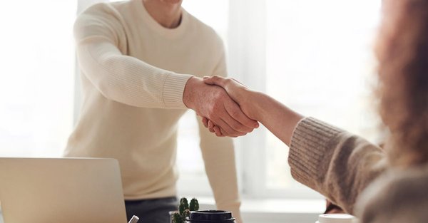 Pourquoi l'entreprise est considéré comme un organisme vivant ?